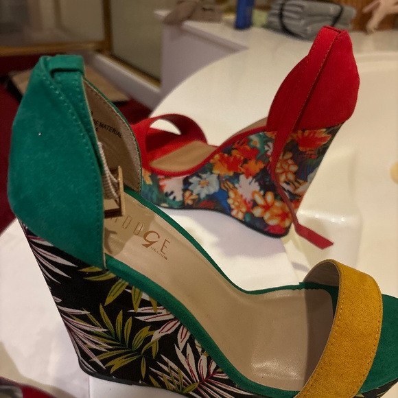 Shoes - Picture 1 of 3